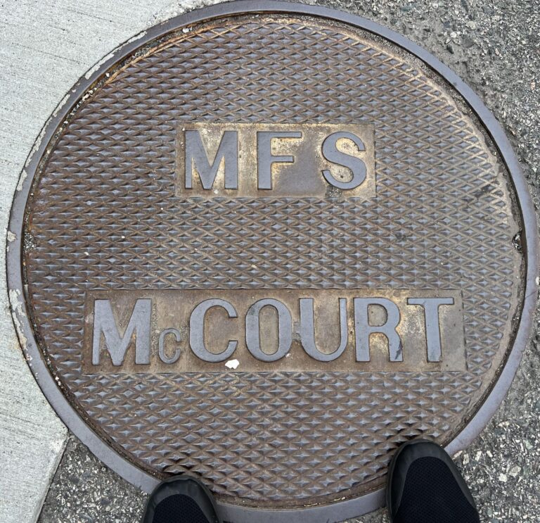 TNO043: Under the Manhole Cover: The Architecture of an Internet Exchange